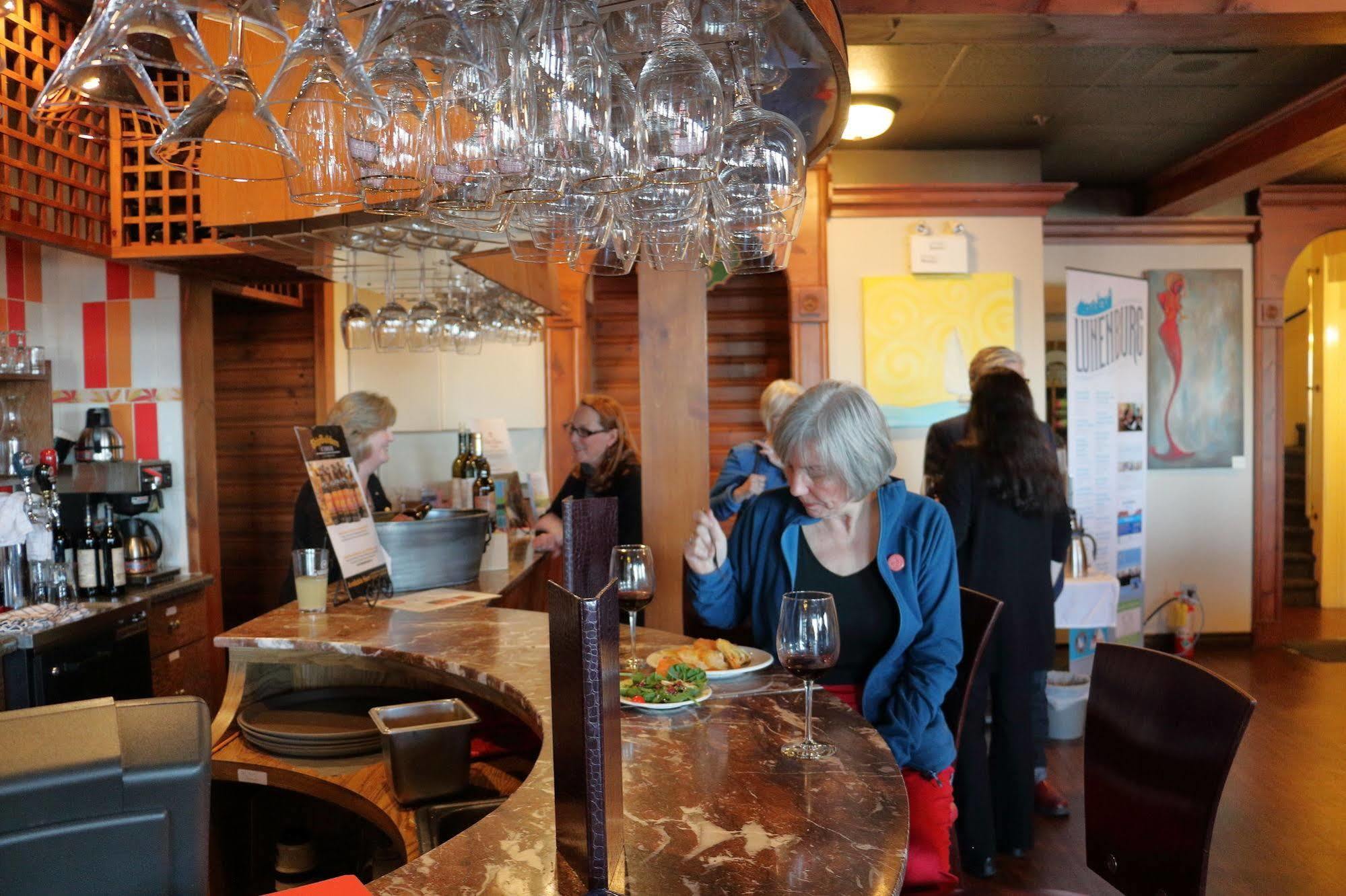 Rum Runner Inn Lunenburg Eksteriør bilde
